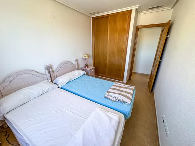 ¡Frente al mar y al puerto de Torrevieja, en pleno centro! — 26