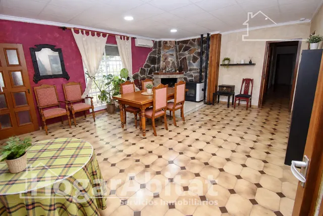 ¡chalet con piscina, zona de aparcamiento, placas solares y gran parcela! — 47