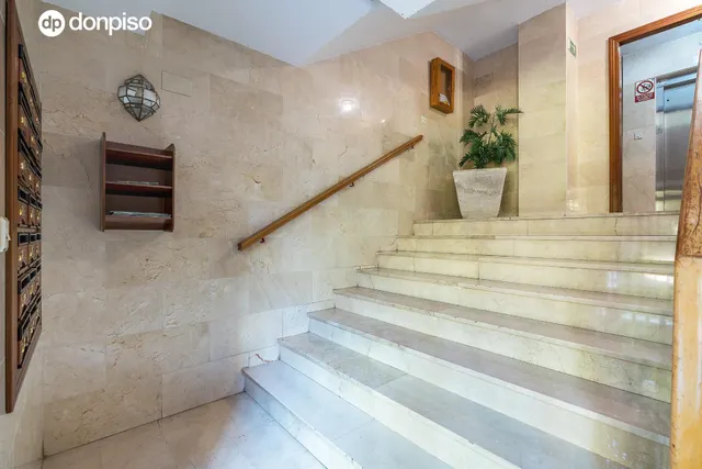 AMPLIO PISO EN AVENIDA DE PULIANAS — 29