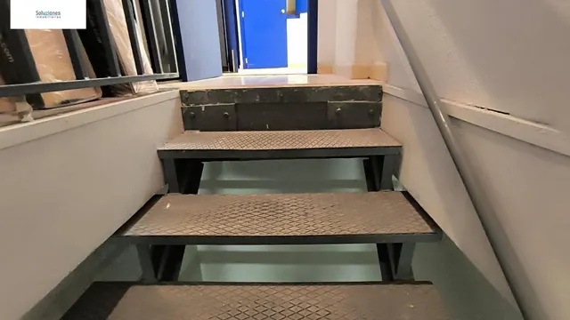 LOCAL DE 1100 M2 EN ZONA FERIA — 42