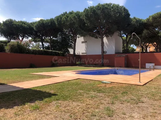 CHALET DE 2 PLANTAS INDEPENDIENTE EN LA BARROSA CON 1200 M2  - foto 4