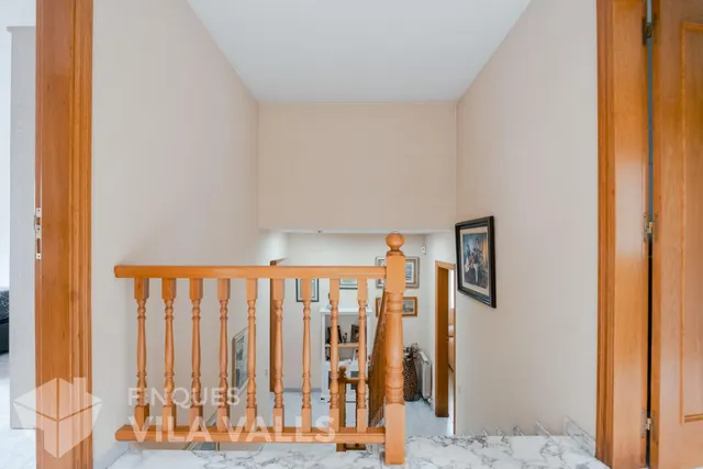 Casa con terraza, jardín y amplios espacios — 43