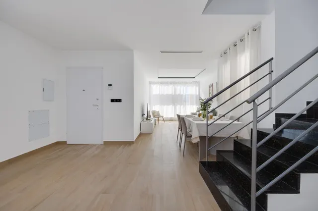 Villa moderna de 3 dormitorios con piscina privada en Aguas Nuevas, Torrevieja — 22