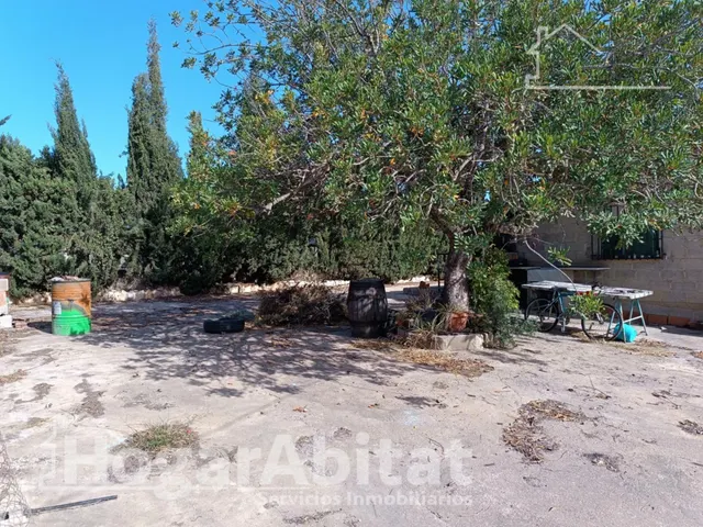 OPORTUNIDAD DE PROPIEDAD RUSTICA CON TERRENO Y PISCINA — 37
