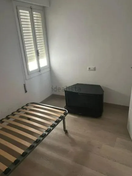 Alquiler de excelente vivienda zona centro de Alicante de 4 dormitorios — 11