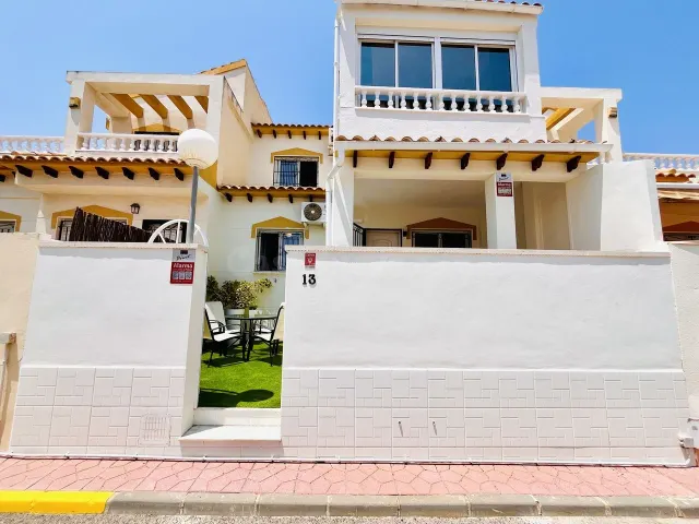 ADOSADO DE 3 DORMITORIOS Y 2 BAÑOS EN ORIHUELA COSTA (PLAYA FLAMENCA) — 5