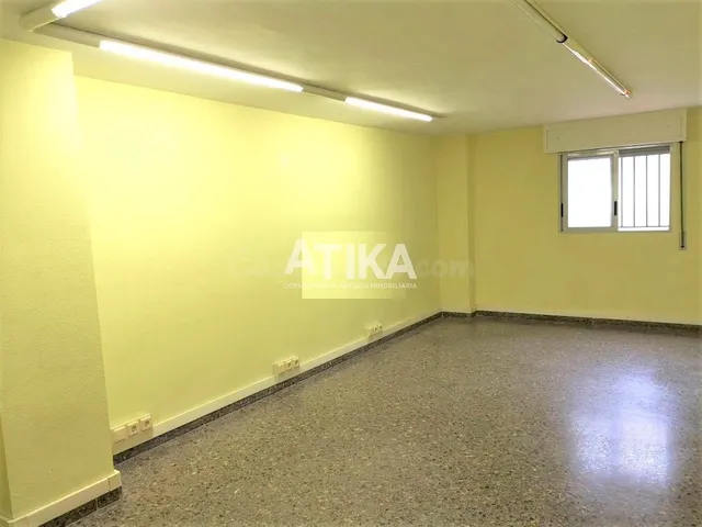 ENTRESUELO PARA OFICINAS ALQUILER UBICADO EN AMPLIA AVENIDA 