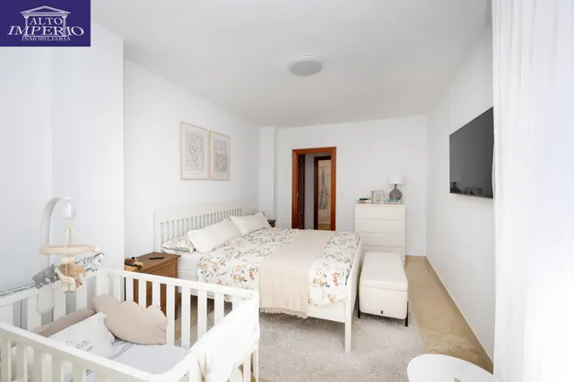 Piso y cochera en venta junto Acera de Darro. — 23