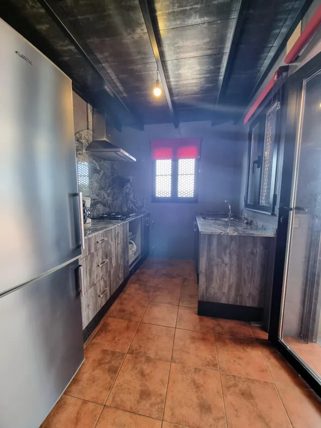 CASAS INDIVIDUALES  CON PARCELAS EN CIMBRIO (BARCENA DEL BIERZO) — 11