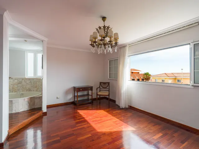 Chalet independiente con jardín y piscina privada en La Garita precio negociable — 48
