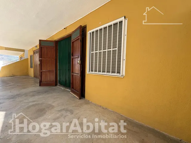 APARTAMENTO CON DOS BALCONES Y GARAJE CERCA DE LA PLAYA — 34