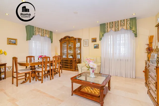 ¡AMPLIA CASA DE 4 DORMITORIOS, 3 BAÑOS Y CALEFACCIÓN CENTRAL EN LA ZUBIA! ✨ — 2