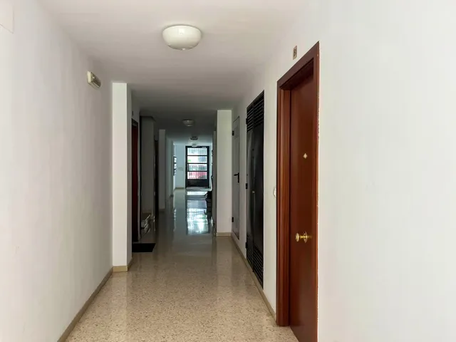 Piso en venta en Calle Pintor Soriano Quiros s/n — 23