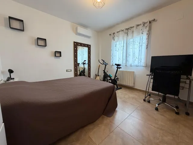 PRECIOSO CHALET EN MARINES — 21