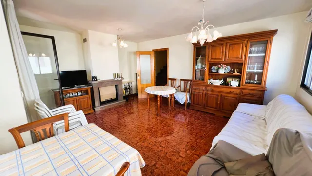 Casa adosada esquinera en la Pobla Tornesa - foto 4