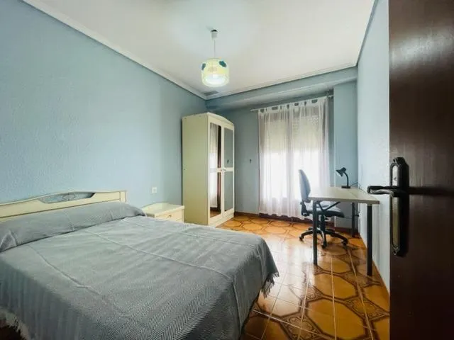 Piso de 4 habitaciones enfrente de la universidad — 5