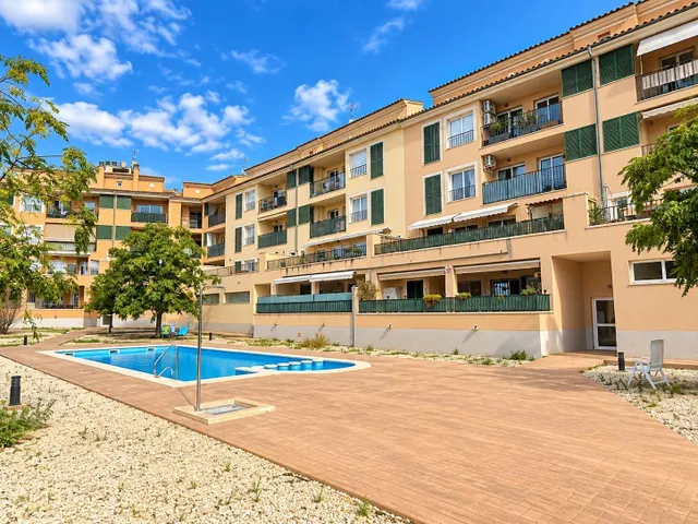 Ático luminoso con piscina comunitaria, parking y terraza privada — 14