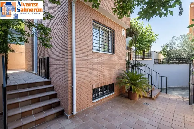 EXCLUSIVO CHALET INDIVIDUAL EN HUÉTOR VEGA — 49