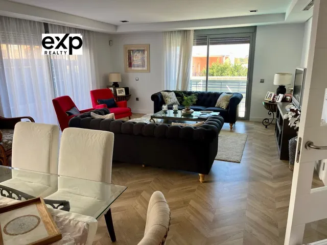 CASA UNIFAMILIAR INDEPENDIENTE EN UNA DE LAS ZONAS PRIVILEGI - foto 4