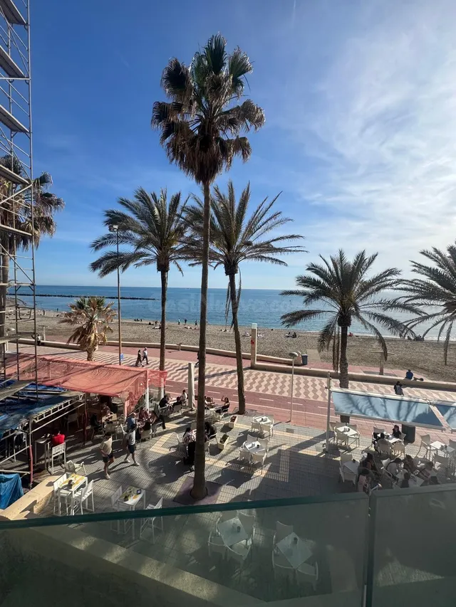 FANTÁSTICO PISO EN PRIMERA LINEA DE PLAYA PARA ALQUILER VACA
