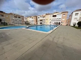 Acogedor Apartamento de 2 habitaciones con Piscina Comunitaria en Alquiler — 16