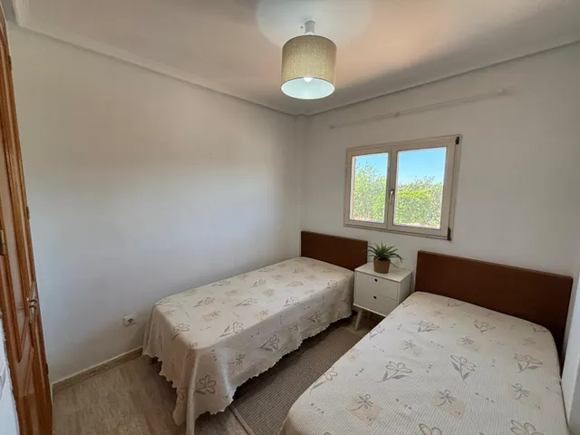 Elegante Dúplex Vacacional con Piscina y Terraza — 21