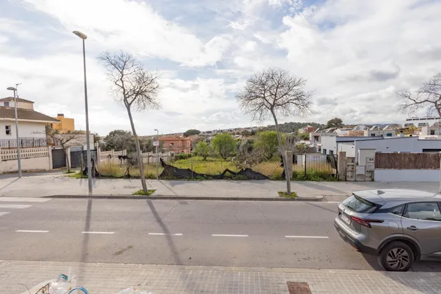 Gran oportunidad en Fons Somella: parcela divisible para dos - foto 4