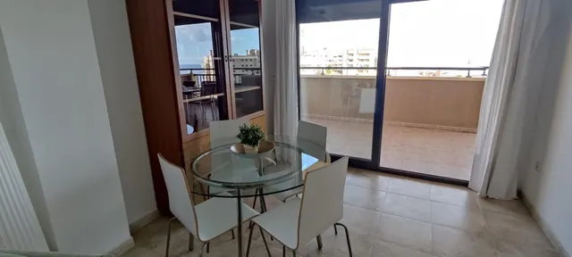 ALQUILER DE MAGNIFICO PISO CON VISTAS AL MAR — 8