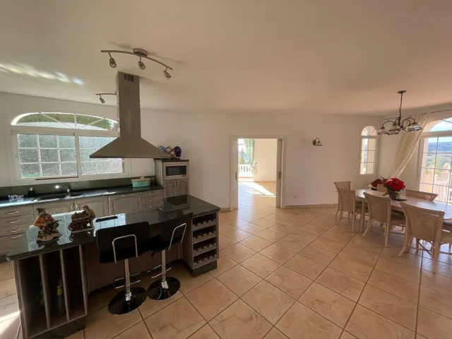 Exclusiva villa en Mijas Golf con vistas a la montaña y piscina privada — 13