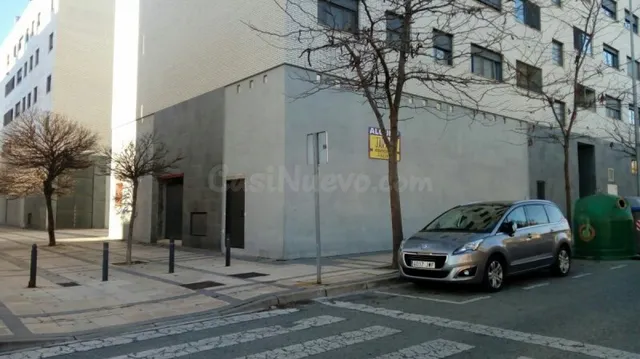 LOCAL COMERCIAL EN LA ZONA DEL INSTITUTO - foto 2