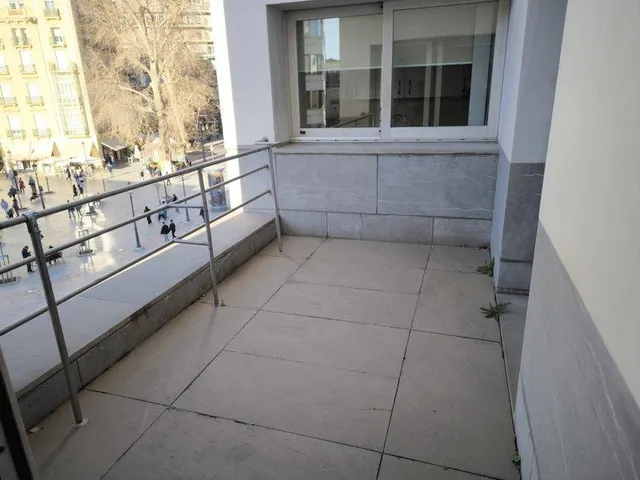 PISO CON TERRAZA EN ALQUILER EDIFICIO ZAIDA EN GRANADA — 7
