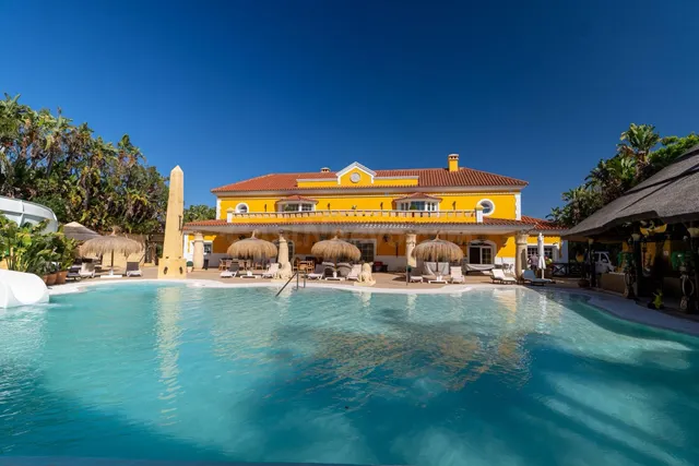 Exclusiva villa de lujo con diseño único en Sotogrande Alto  - foto 2