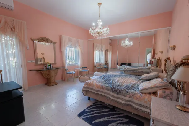 Amplia villa con vistas panorámicas al mar y pista de tenis privada en Calpe — 10