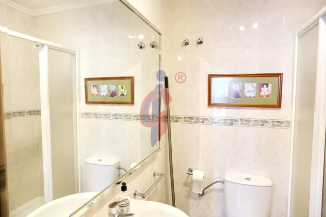 Planta baja en venta en el centro de Guardamar del Segura con gran terraza privada y piscina comunitaria — 21