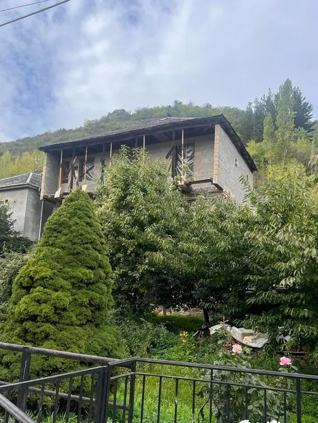 SE VENDE CASA EN CONSTRUCCIÓN  EN VILLANUEVA DE VALDUEZA — 5