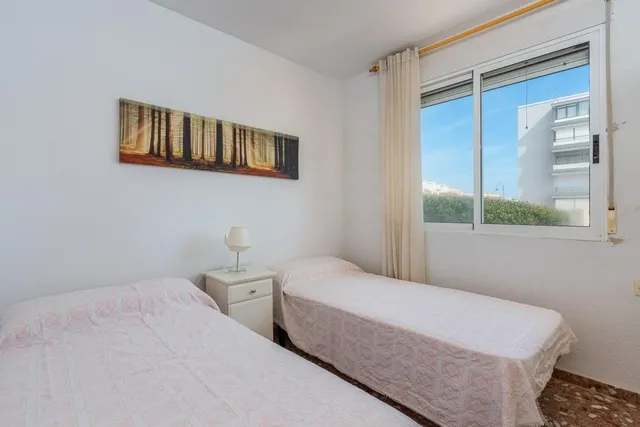 CHALET EN PRIMERA LINEA EN PLAYA GUARDAMAR 6 HABS — 22