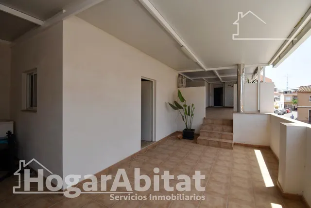 BONITA CASA TOTALMENTE REFORMADA CON GARAJE Y GRAN TERRAZA — 25