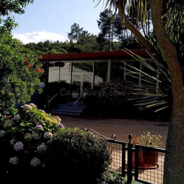 Complejo para eventos, con restauración y apartamentos en al