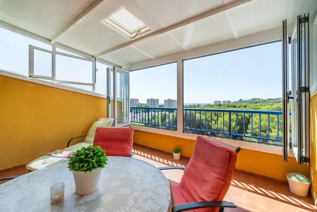 Apartamento en esquina con vistas al mar en Altos de Campoamor — 25