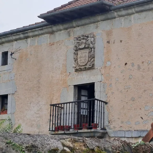 CASA DE PIEDRA CON TERRENO URBANO EN RIVA DE RUESGA - foto 4