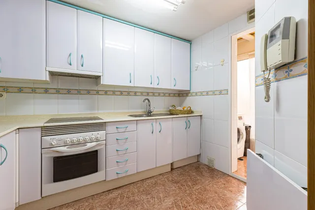 Piso de 3 dormitorios con garaje incluido en el Infante, Murcia — 14