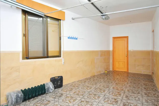 VIVIENDA DE PLANTA BAJA CON SOLARIUM Y COCHERA — 31