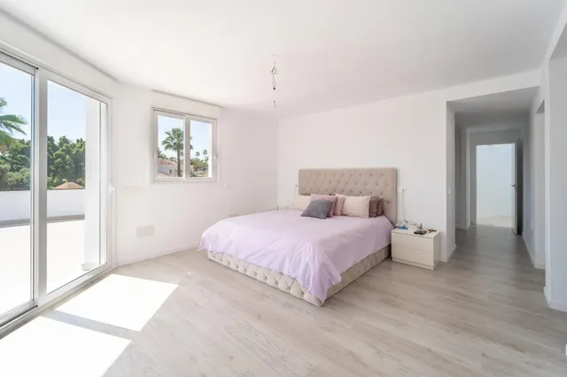 LUMINOSO CHALET EN ESTEPONA — 16