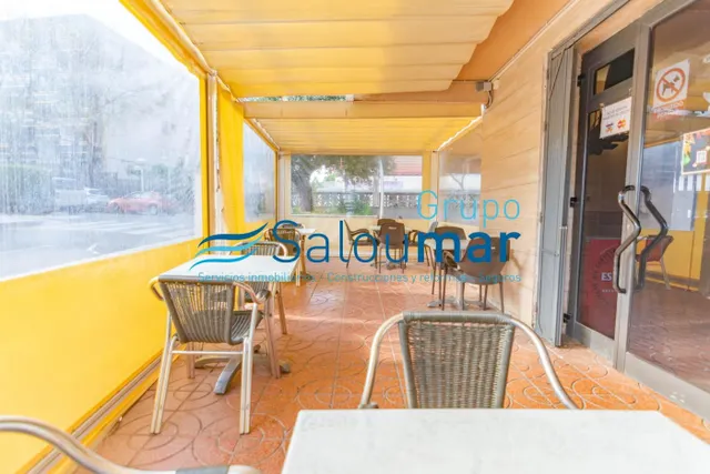 BAR DELANTE DE LA TORRE VELLA DE SALOU — 9