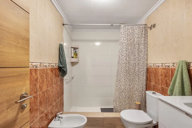 Impresionante Ático en esquina de TRES dormitorios reformado en el residencial Santa Gema — 24