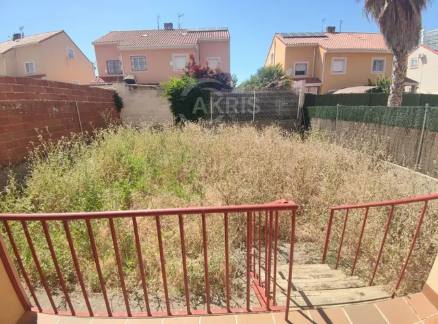 Adosado en Olias Del Rey — 2