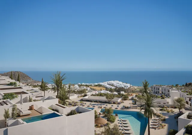Vistas panorámicas al mar Mediterráneo en resort en primera línea de playa — 2