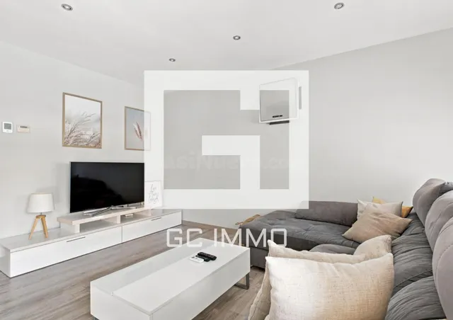 Casa en venta en Palau Savardera