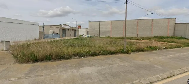 FANTÁSTICA PARCELA INDUSTRIAL EN SANTA OLIVA - foto 2