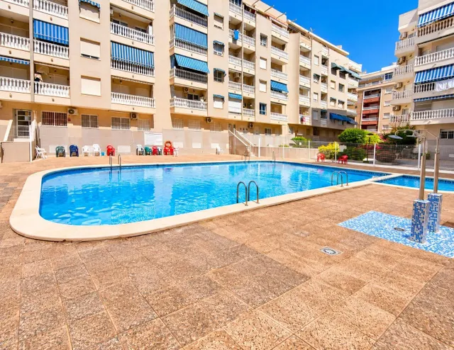 Estudio con zona de dormitorio extra y piscina — 20
